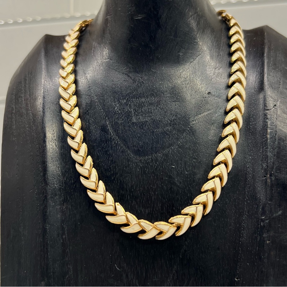 Vintage Fernando Originals ©️FO Gold Tone & Enamel Collar Necklace Signed 15”